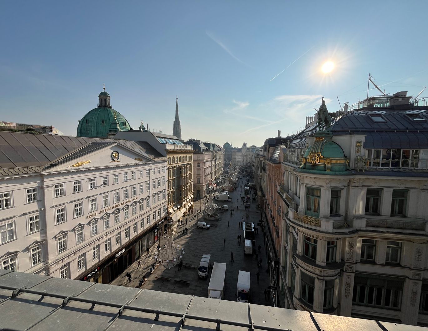 Exklusive 3-Zimmer-DG-Wohnung mit Blick über den Graben zu mieten in 1010 Wien