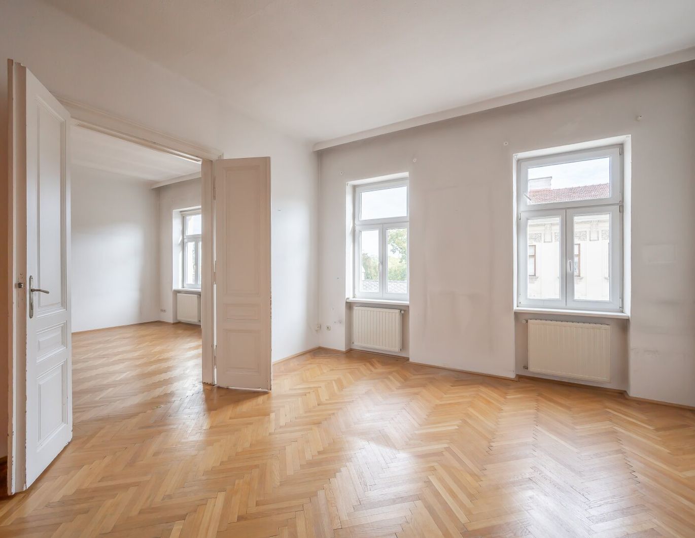 ***NEU*** Well-Maintained 3-Room Apartment in a Grand Historic Building - Top Location!