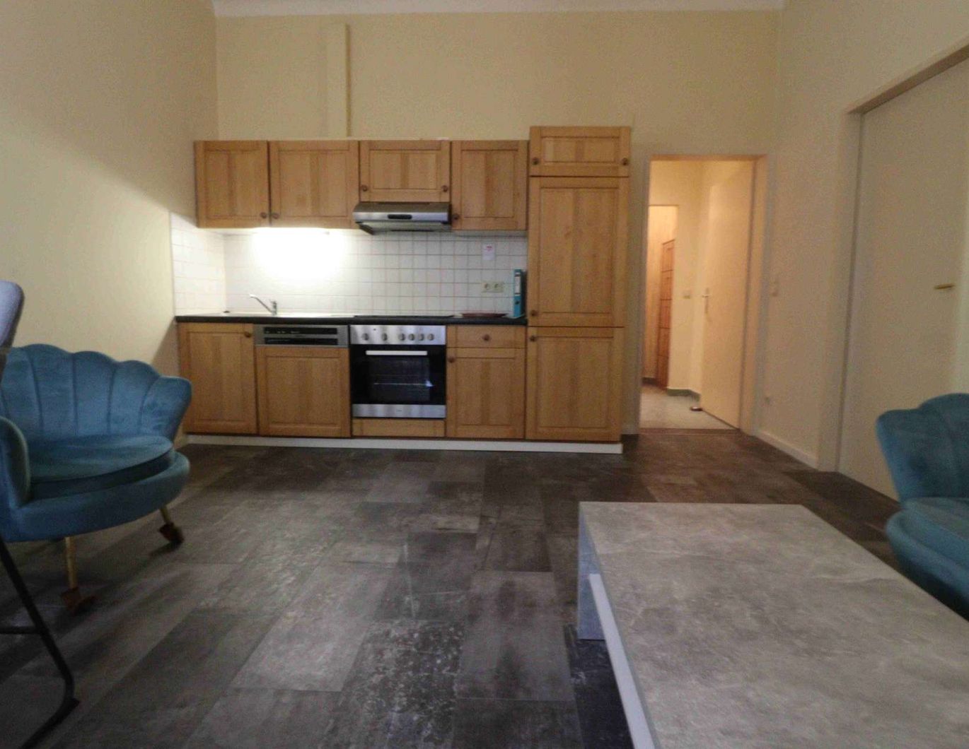 Möblierte 1 1/2 Zimmerwohnung, unbefristet, Anfagen per Mail!