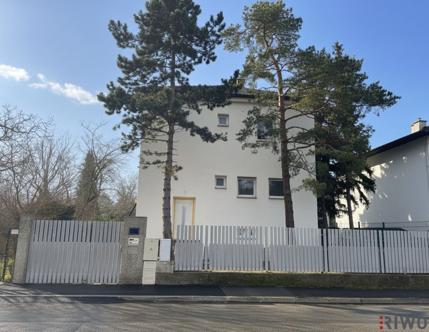 Einfamilienhaus mit Hochwertiger Ausstattung am Rosenhügel