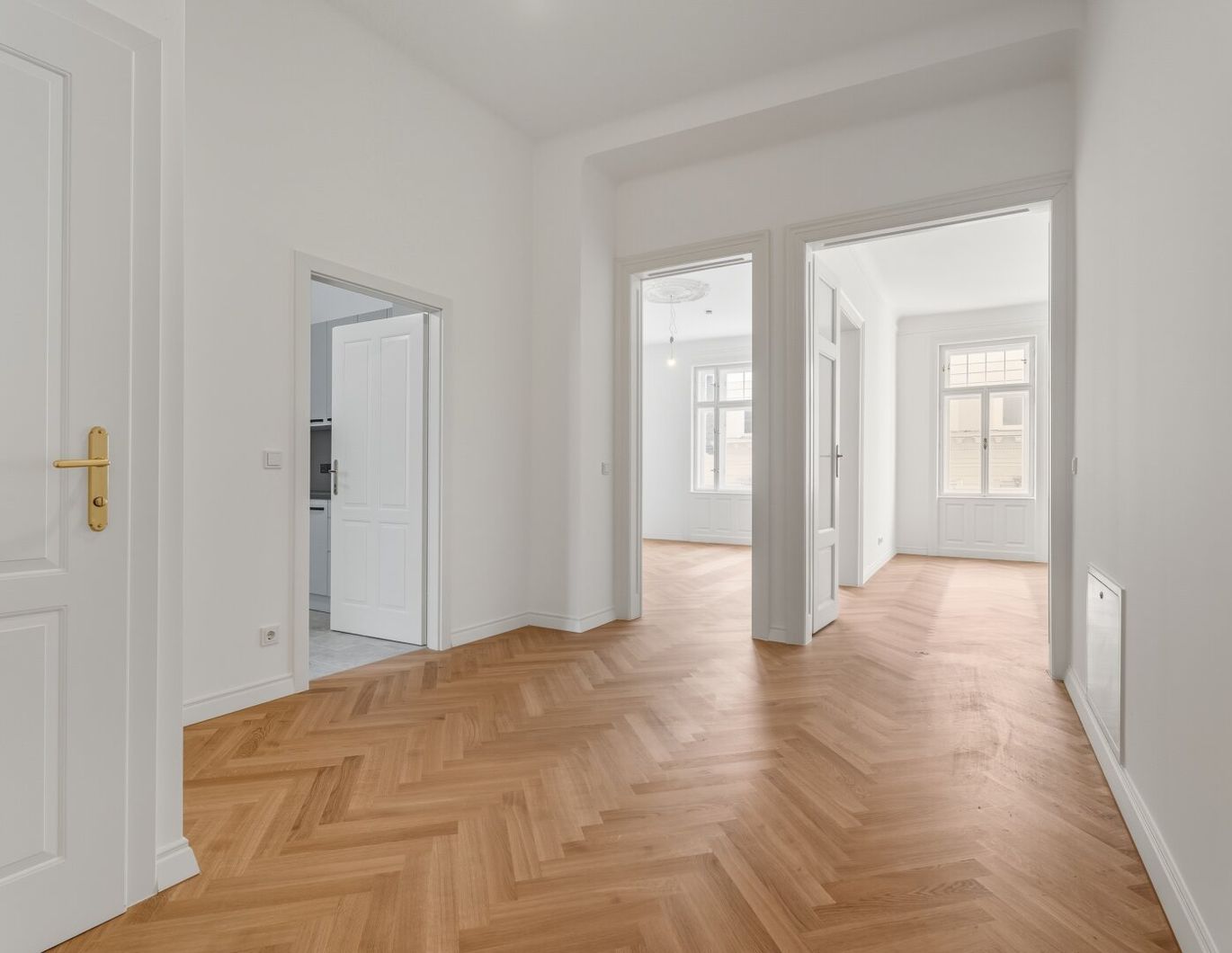 Eleganter Altbau mit modernem Penthouse-Dachausbau