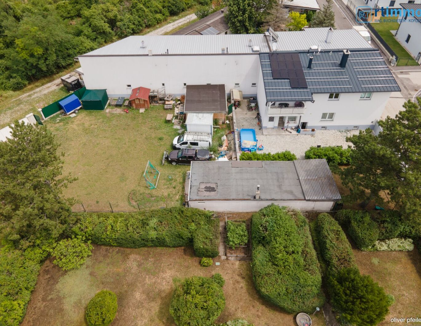 NEUWERTIGE IMMOBILIE IN BESTLAGE - SOFORT-RENDITE UND GROßES BAUGRUNDSTÜCK