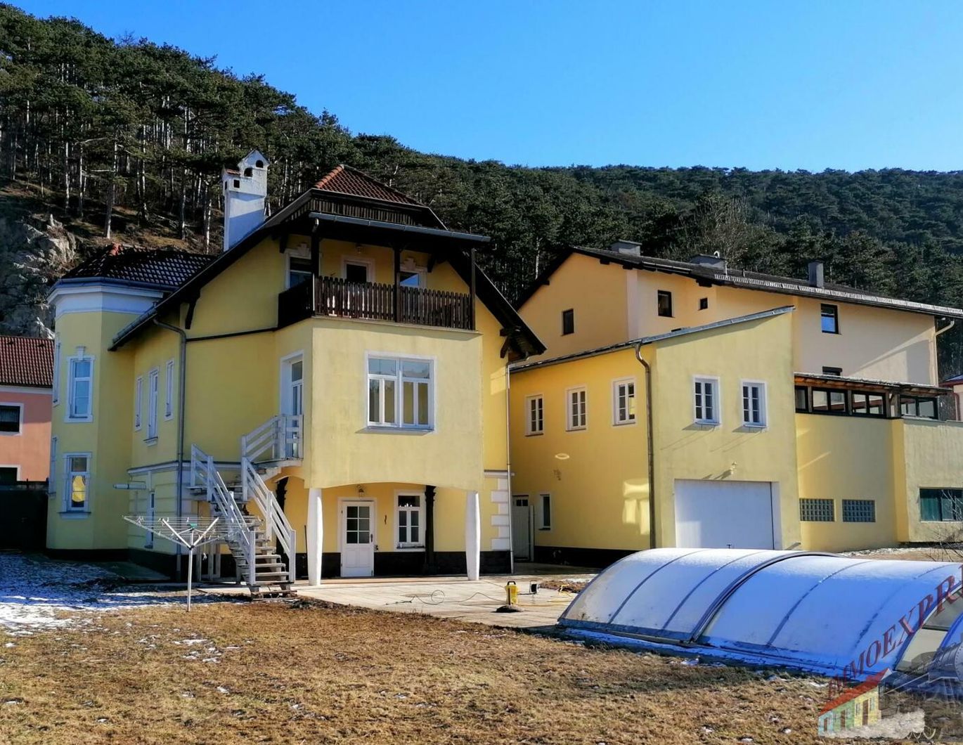 Bezirk Baden, Stilvolle, renovierte Jahrhundertwendevilla mit fast 1000m² Garten zu verkaufen.
