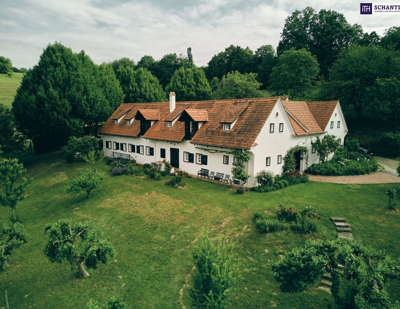 TRAUMHAFT! ECHTES SCHMUCKSTÜCK! Historischer Vierkanthof in der Thermenregion Bad Loipersdorf - Wo Natur, Geschichte und Exklusivität aufeinandertreffen!