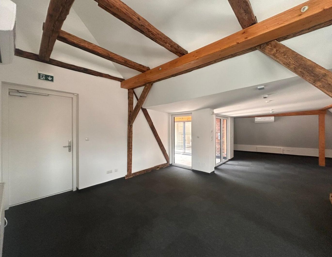 Graz-Geidorf: Loft-Dachterrassenwohnung mit Lift und Parkplatz!