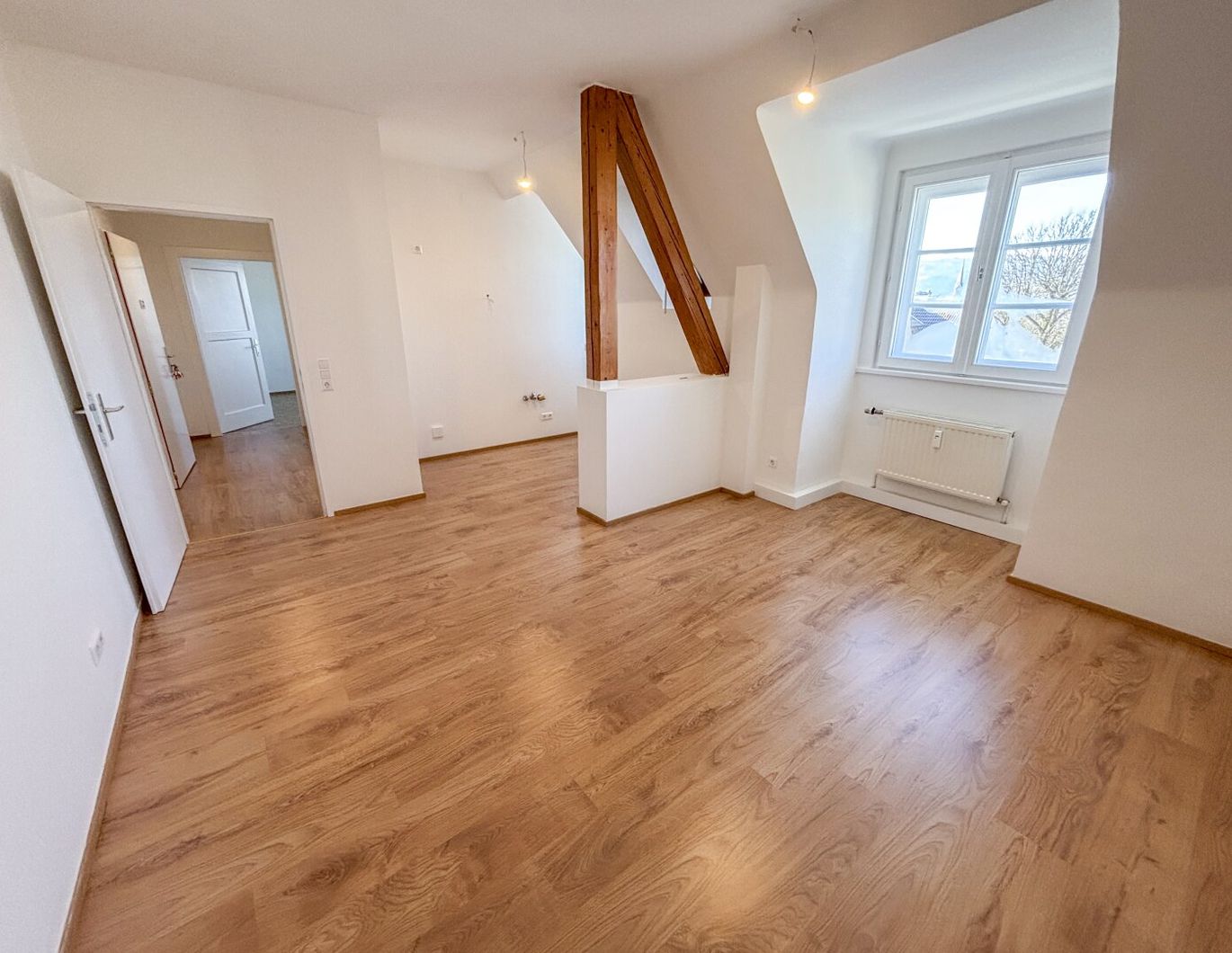 Neu sanierte Dachgeschoßwohnung mit Ausblick