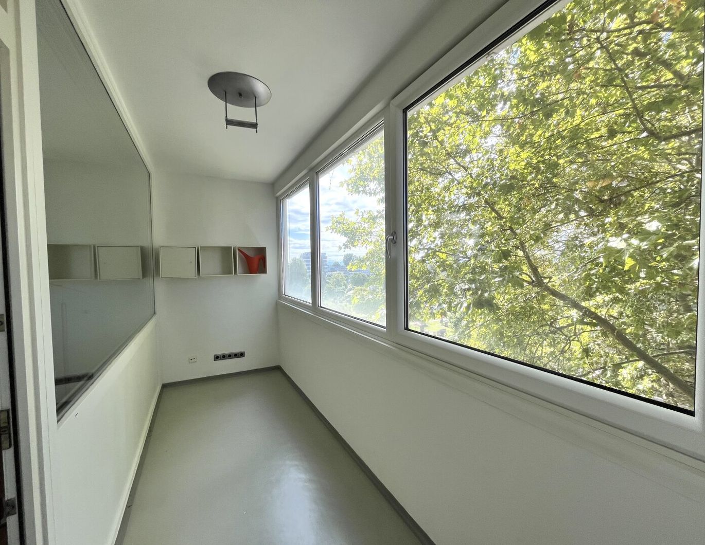 NÄHE CITY UND TU-INFFELD: Großzügige und modern gestaltete 2-Zimmer Wohnung mit Tiefgarage! TOP CHANCE!