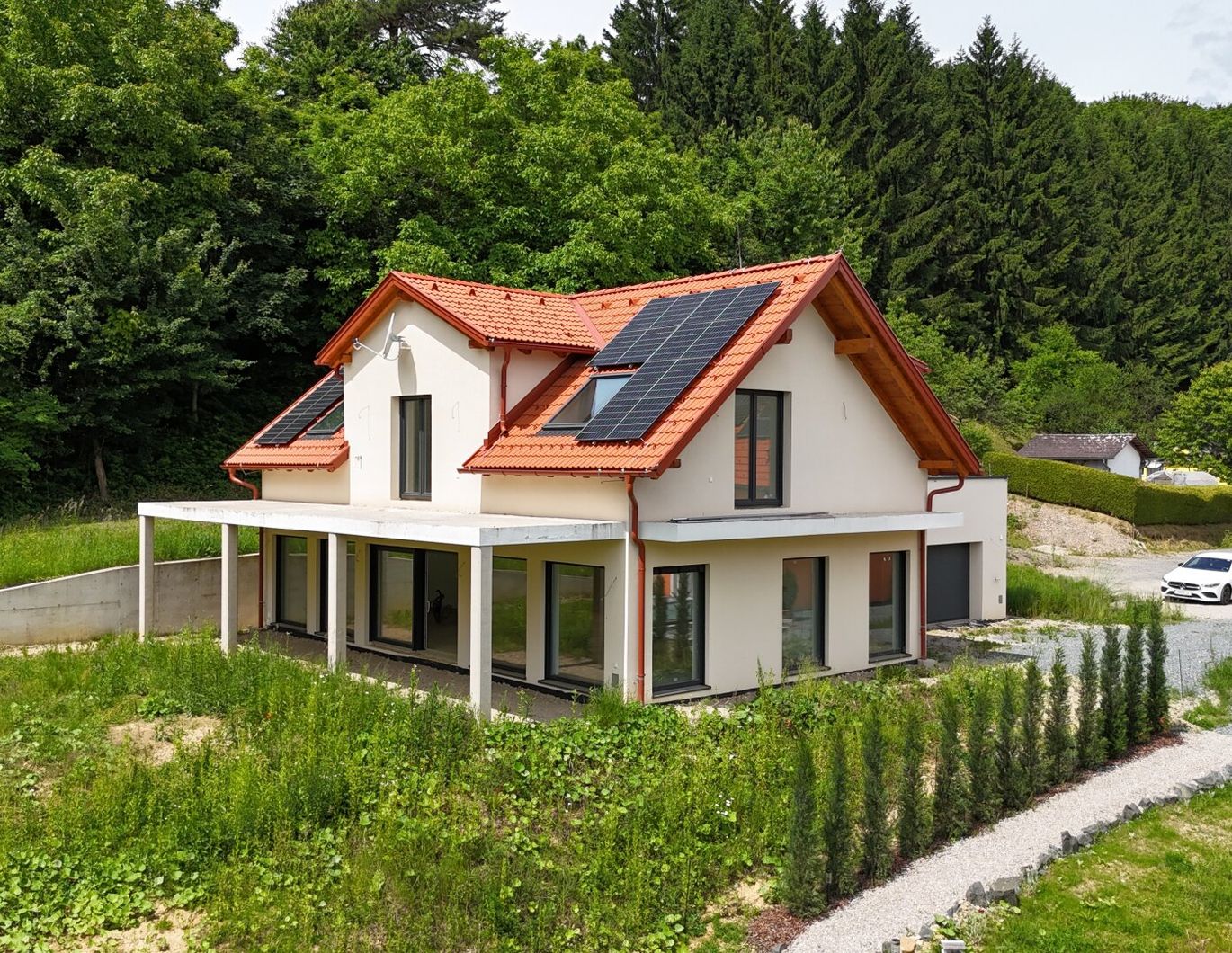 Aufgepasst: Einzigartiger Neubau in Grünruhelage! (Belagsfertig)