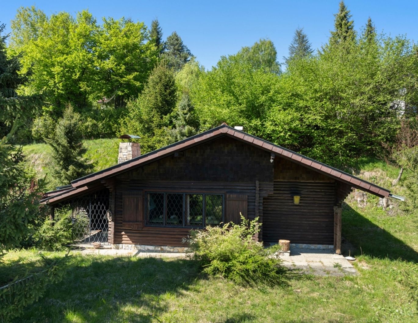 Idyllisches Holzhaus mit großzügigem Grundstück