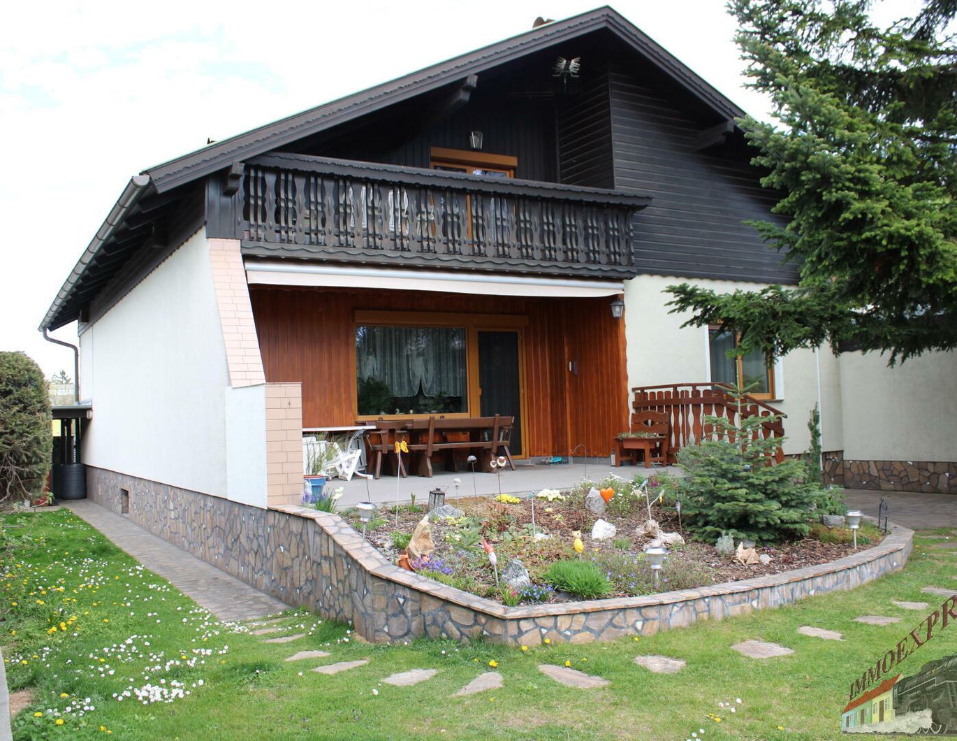 Sehr gut gelegenes Einfamilienhaus bzw. Zweifamilienhaus in ruhiger Lage in Deutsch Wagram