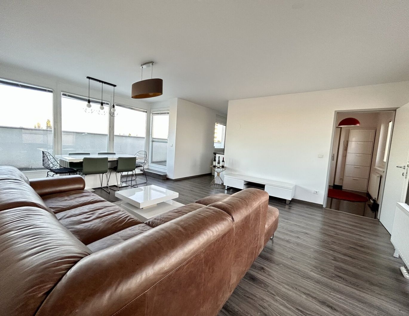 Einzigartige Dachgeschosswohnung mit Traum-Ausblick auf den Kahlenberg!