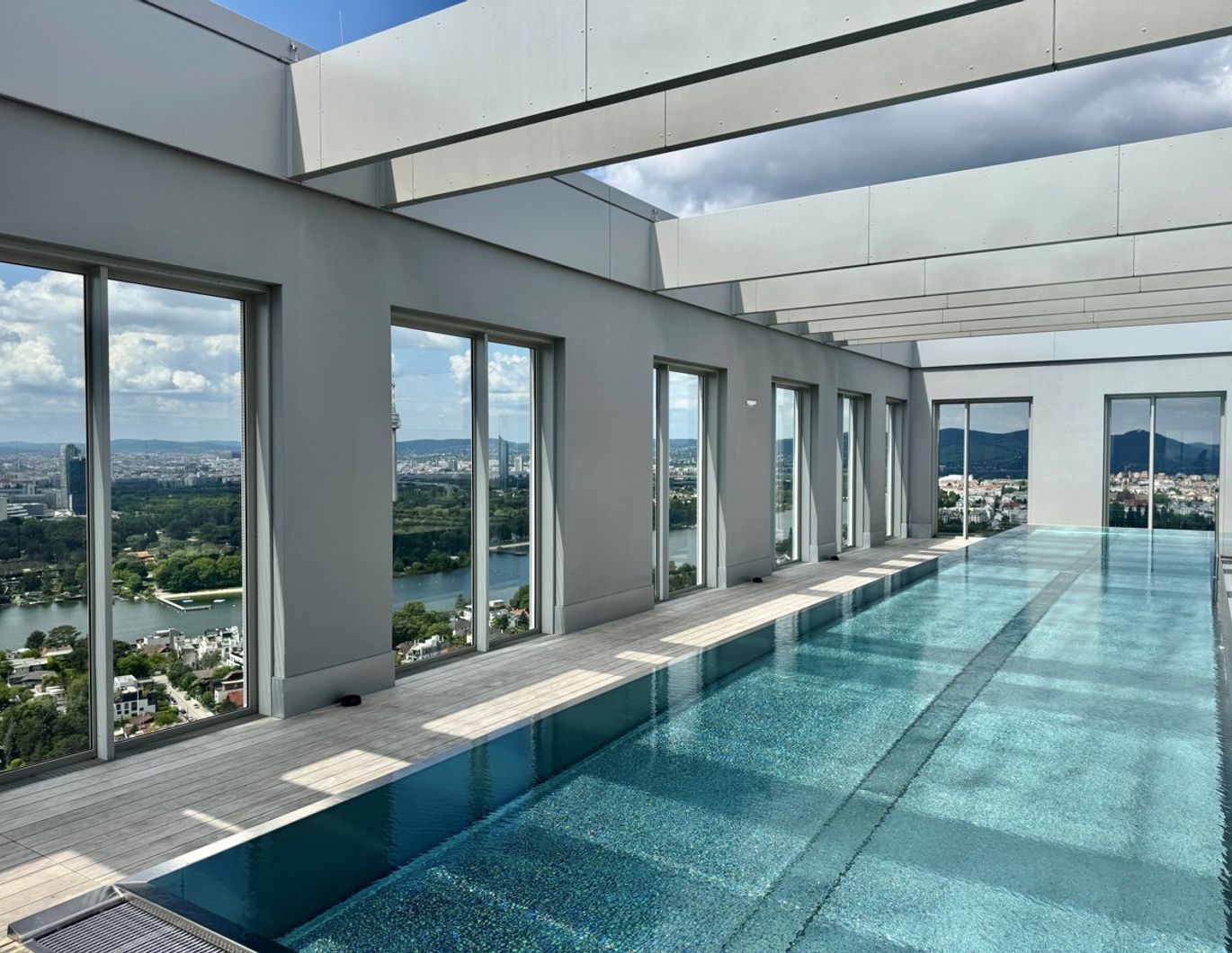 28. Stock provisionsfrei: Design trifft Ausblick - U1 Kagran