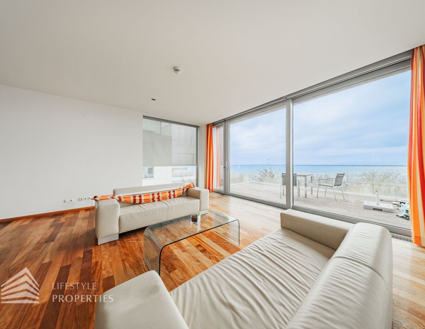 Einzigartiger Blick über Wien! Garconniere mit großem Balkon am Kahlenberg