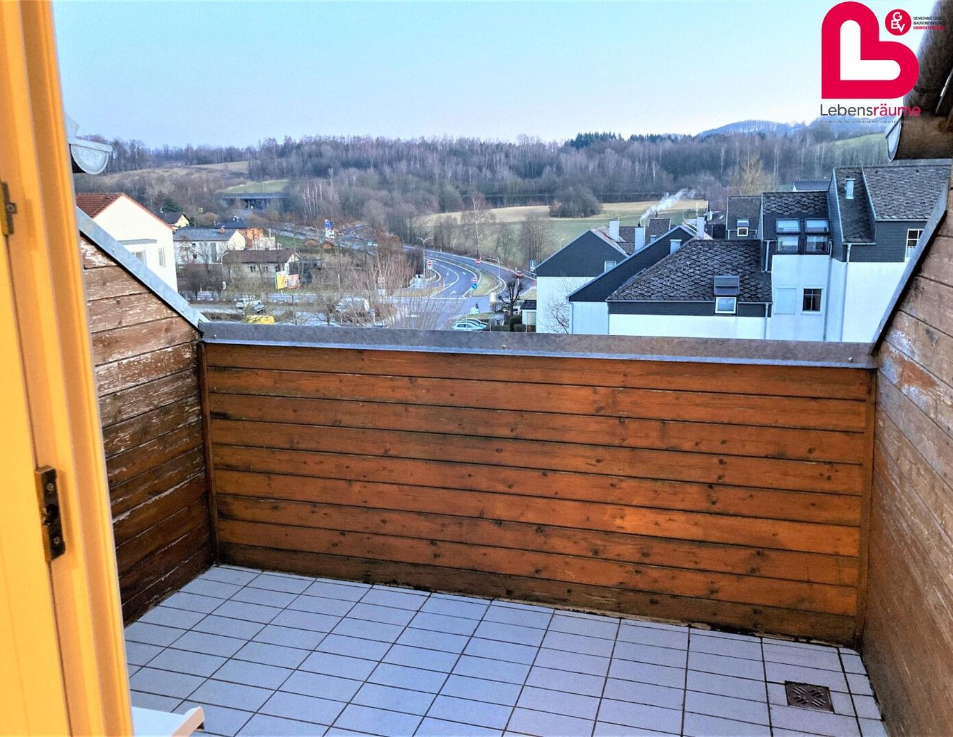Schöne Wohnung mit Loggia und Parkplatz