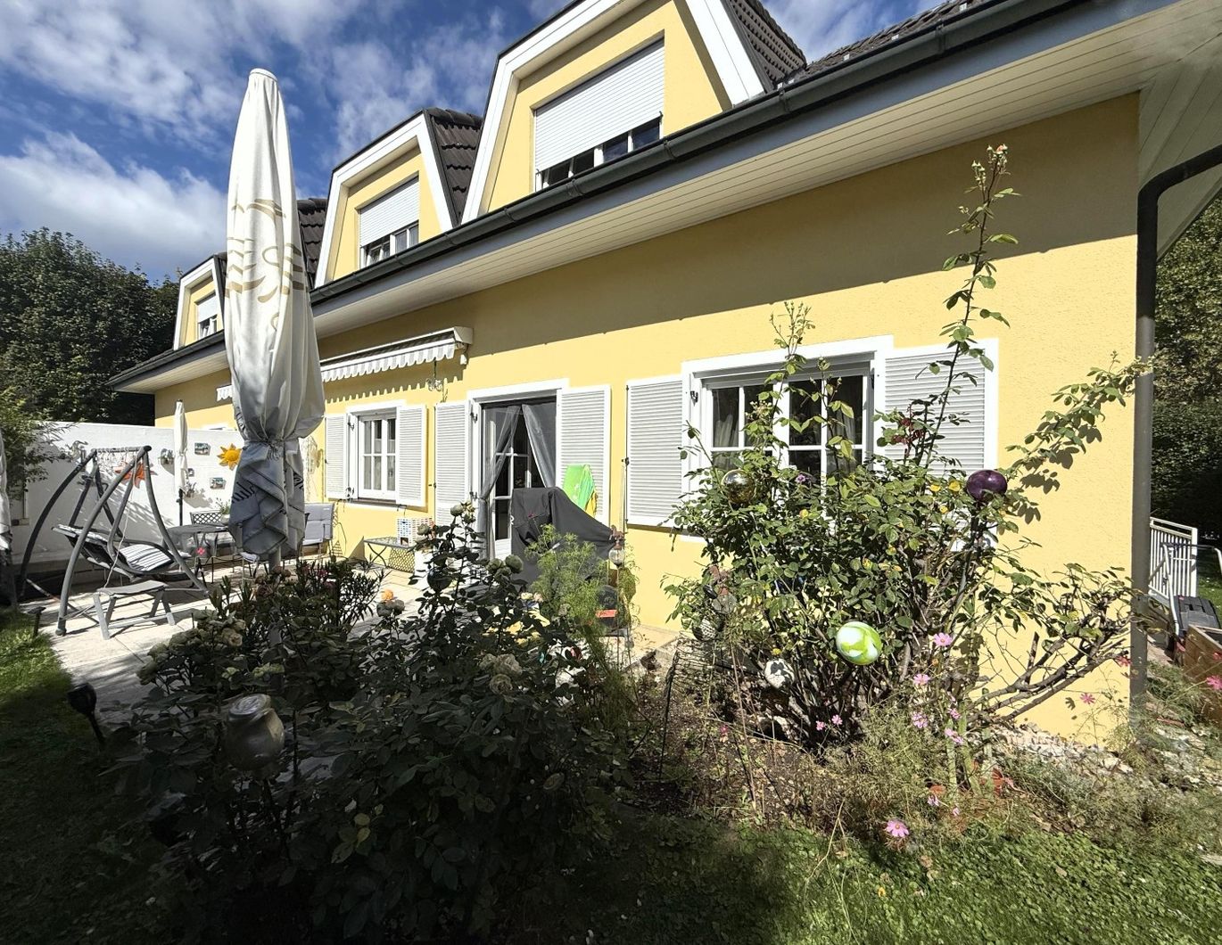 Exklusive Doppelhaushälfte in Massivbauweise in Enzesfeld // Exclusive semi-detached house in solid construction in Enzesfeld //