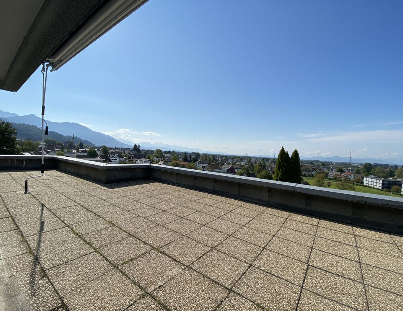 Wohnen mit Weitblick: Tolle 3-Zimmer-Terrassenwohnung in Schwarzach zu vermieten!