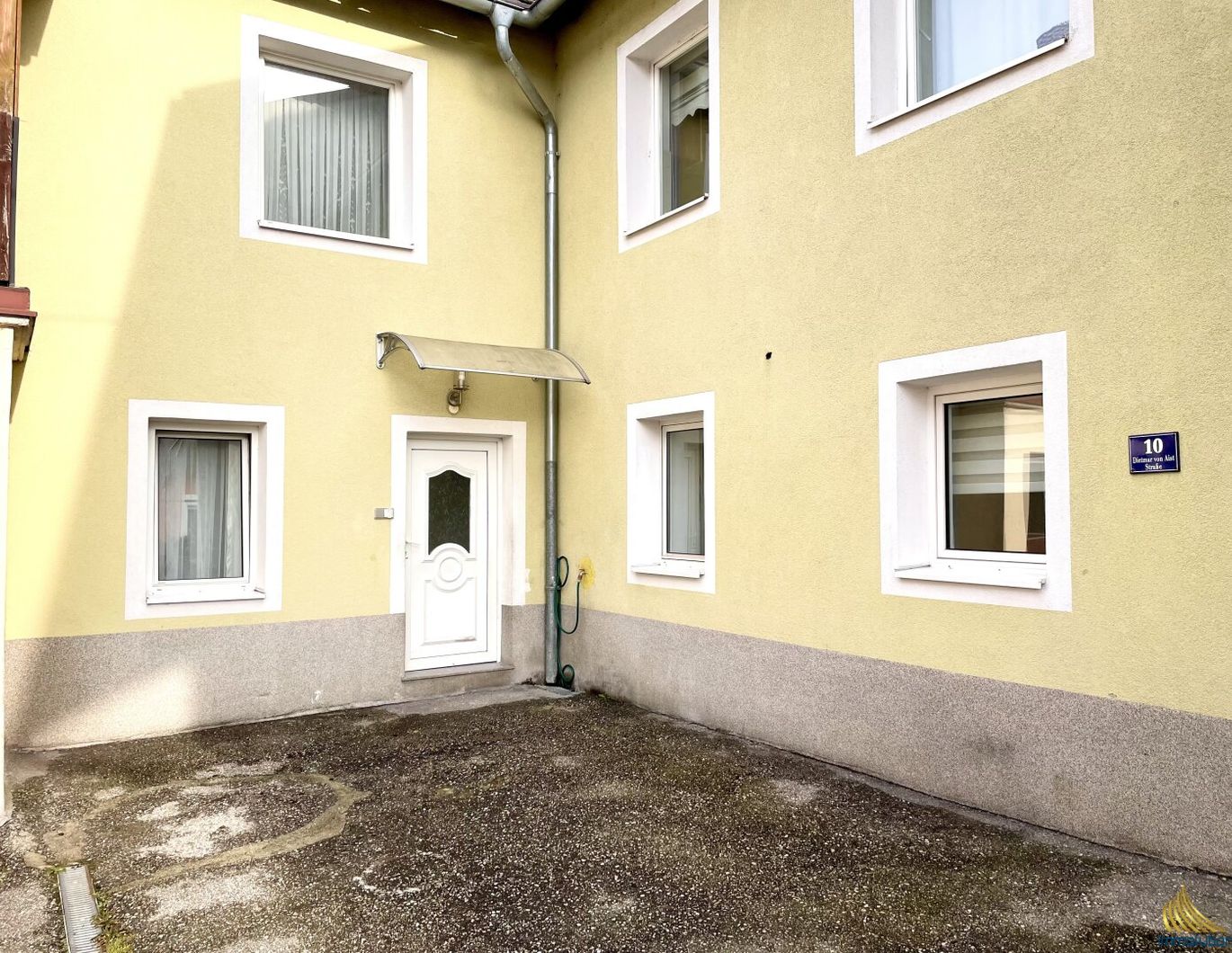 Zweifamilienhaus mit Potenzial - Ihr neues Projekt wartet!