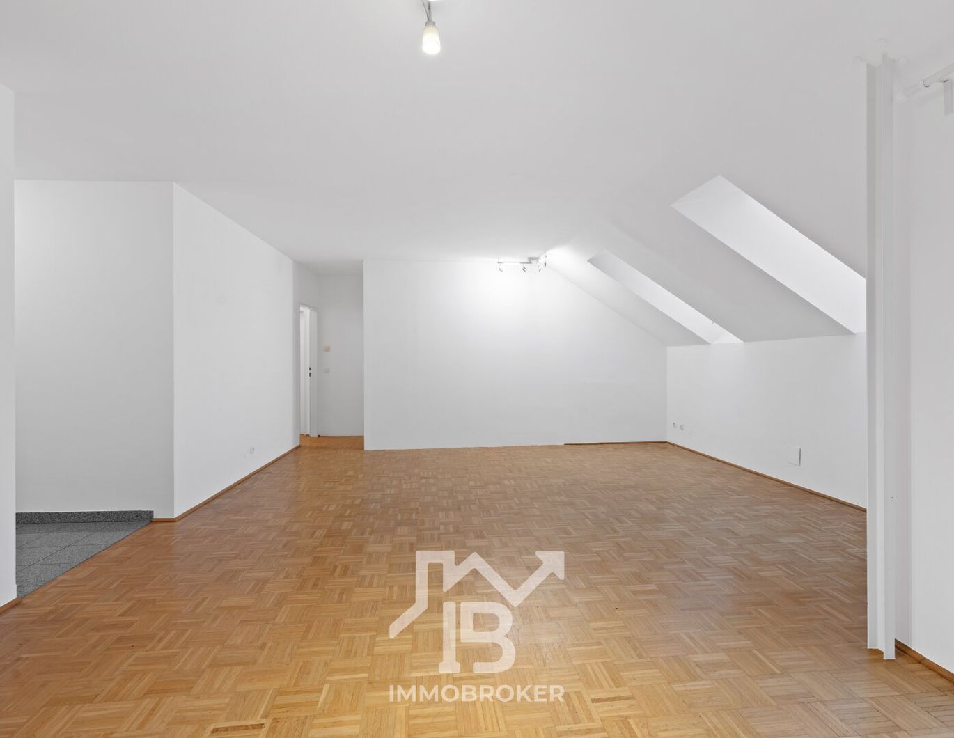 Exklusive Dachgeschosswohnung mit Fernblick - urbanes Wohnen auf höchstem Niveau