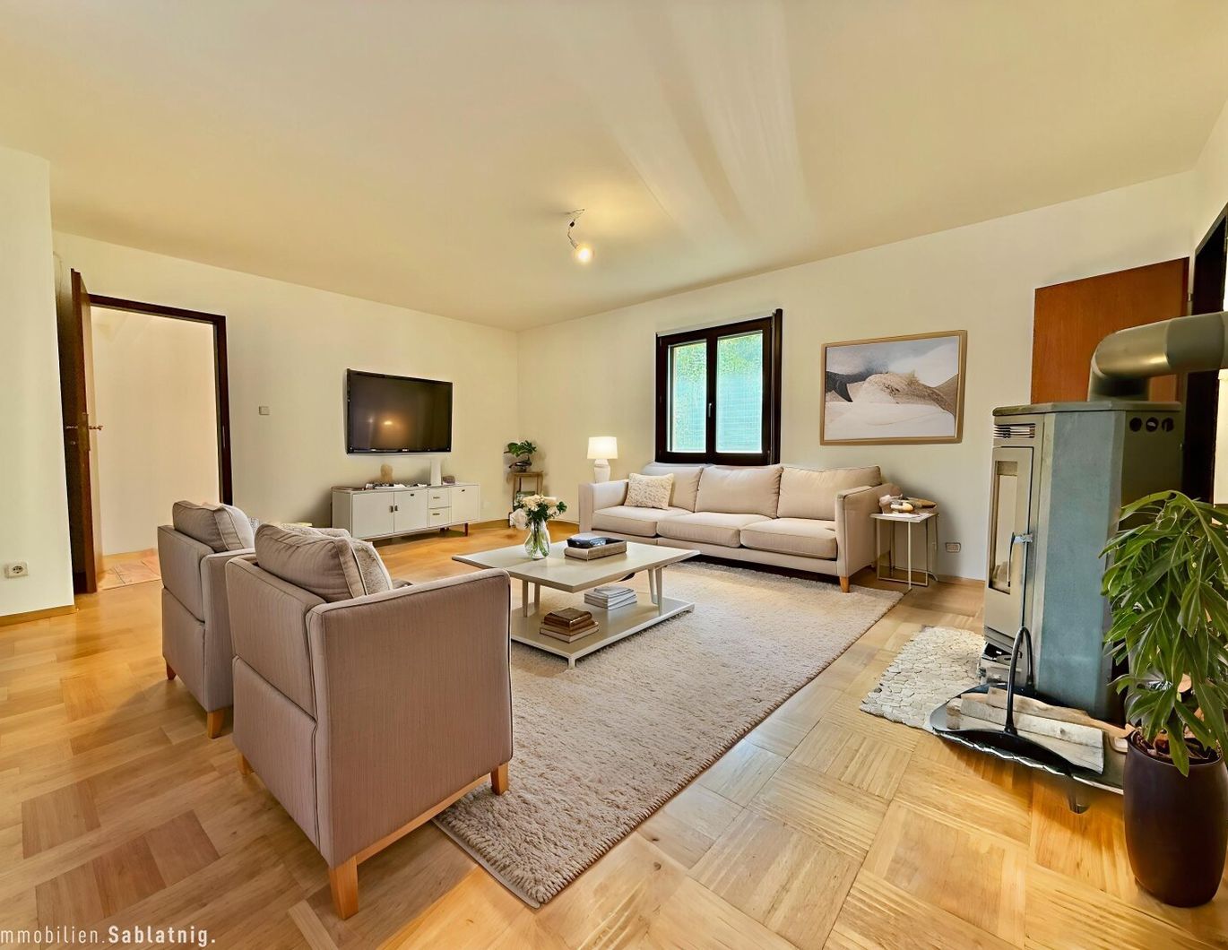 EXKLUSIVES EINFAMILIENHAUS in 1. Reihe am Pöttschinger See! Wohnen, wo andere Urlaub machen!