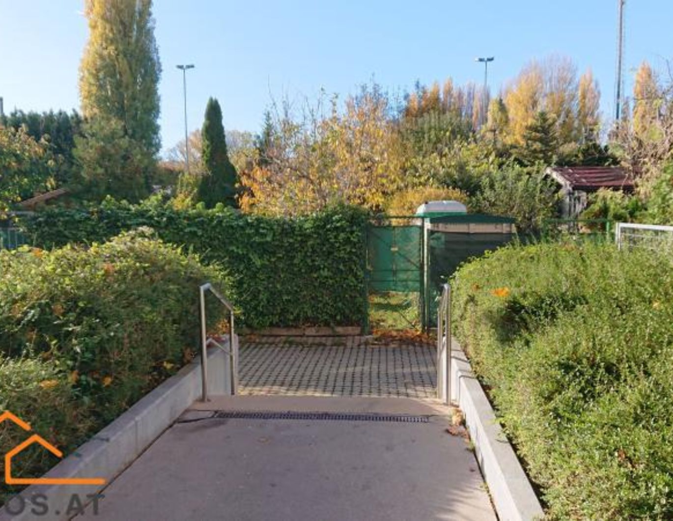 Loggia+Drei Zimmer Wohnung