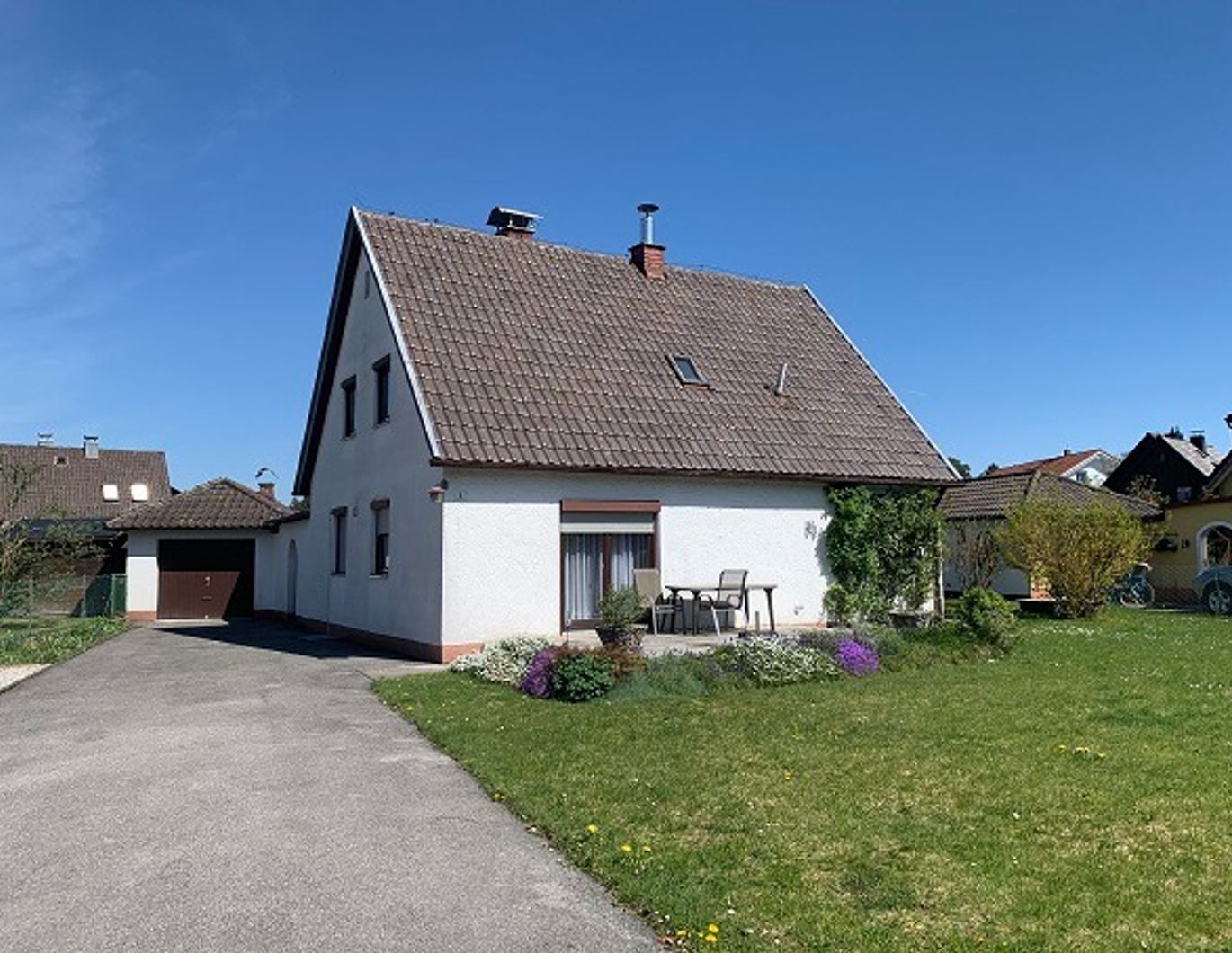 Nähe München! Provisionsfrei! Schöne Lage: 7 Zi.-Haus mit großem Garten, Garage und Pool
