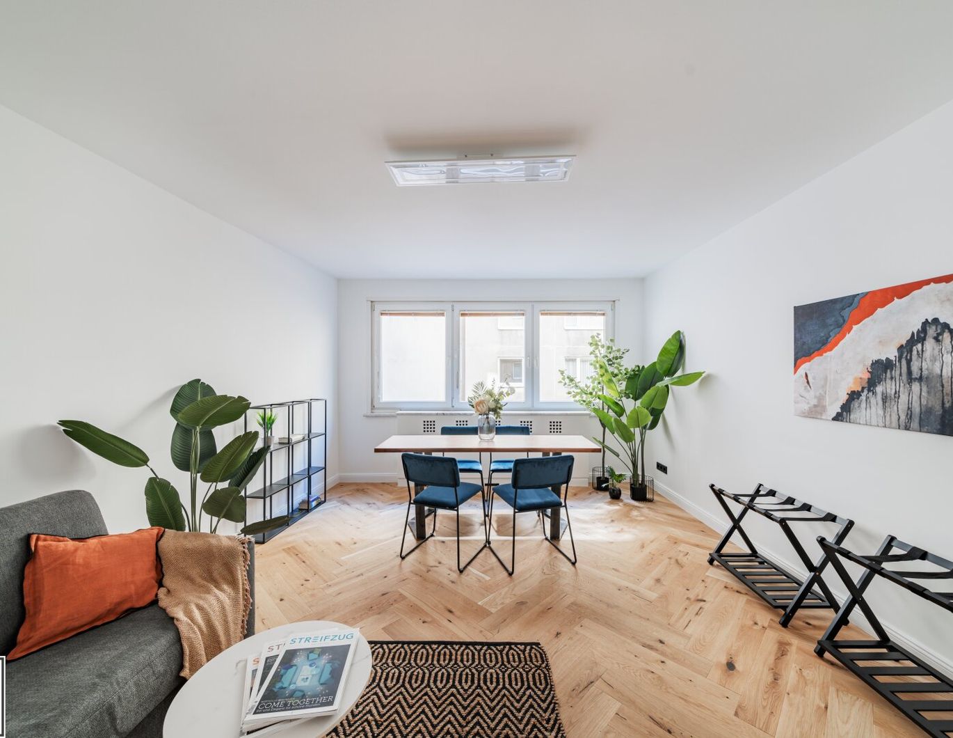 Ruhige, sanierte 3,5 Zimmer Wohnung mit Designer-Bad und Küche + Garage (optional!) in Mariahilf - beziehbar ab 01/26!