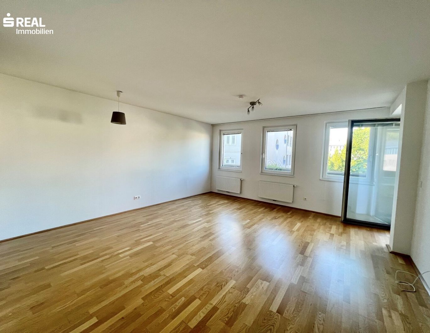 2-Zimmer-Wohnung mit Loggia/Balkon und Garage