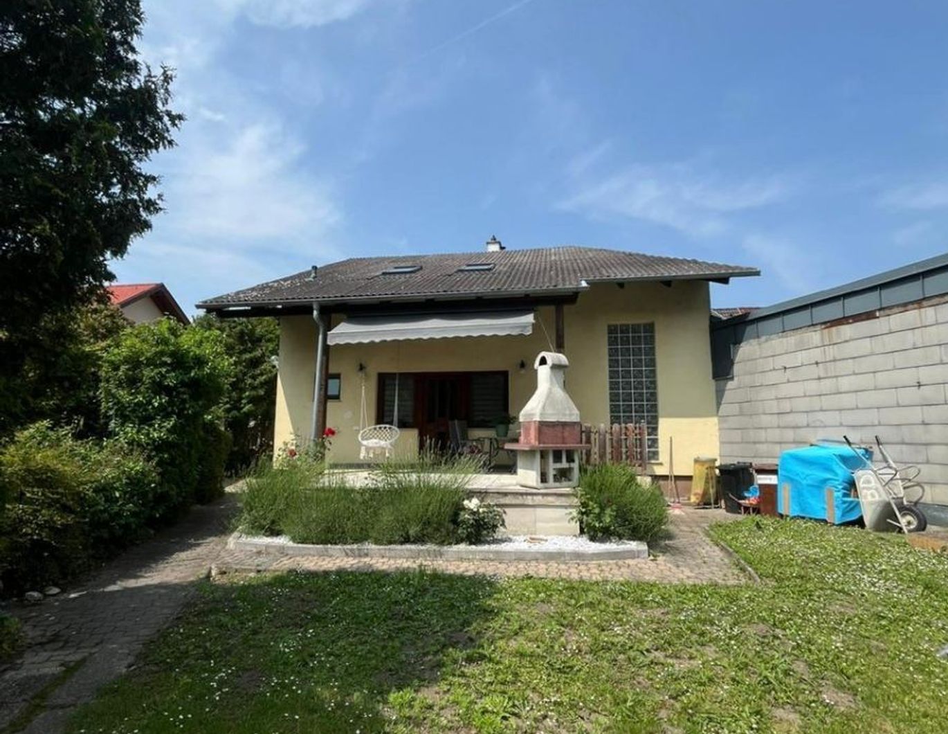 ++ NEU ++ MODERNISIERTES HAUS in STOCKERAU mit Gemeinschaftsgarten