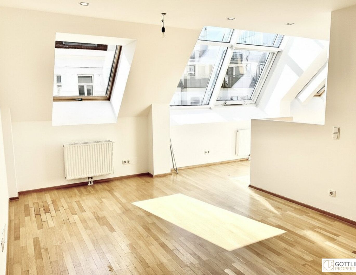 Bestlage beim Rochusmarkt! Unbefristete 3-Zimmer-Dachgeschoss-Wohnung ohne Außenfläche und optionaler Garage