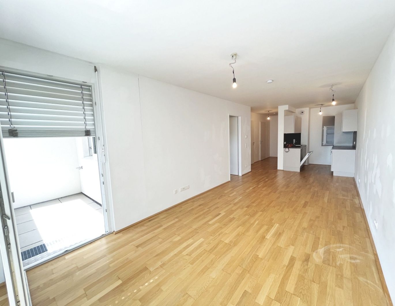 Q11 Leben in Simmering -  Lichtdurchflutete Loggiawohnung mit 2 Zimmern und Deckenkühlung!