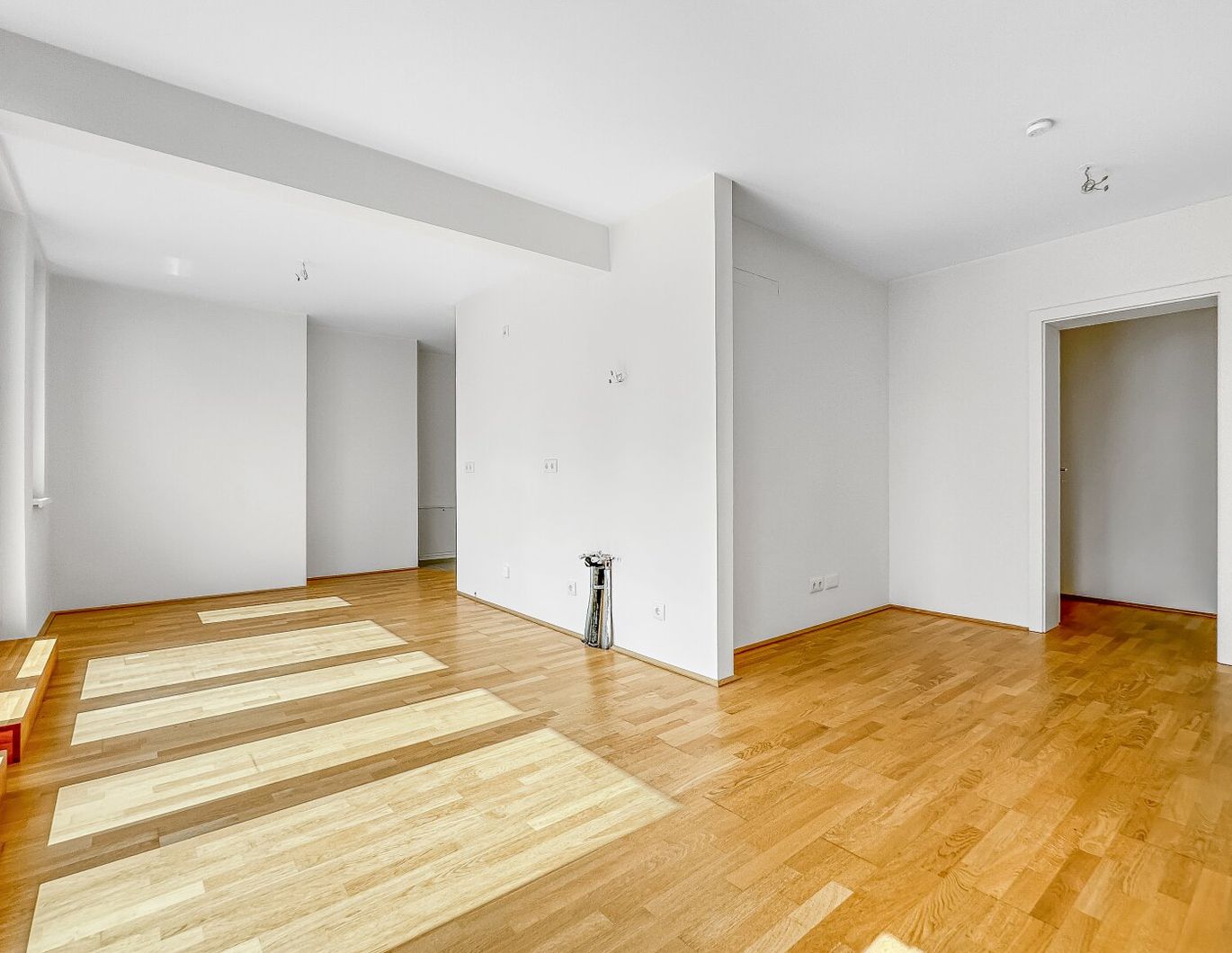 Miete: 2-Zimmer Dachgeschosswohnung mit Balkon und Terrasse | Wien Favoriten
