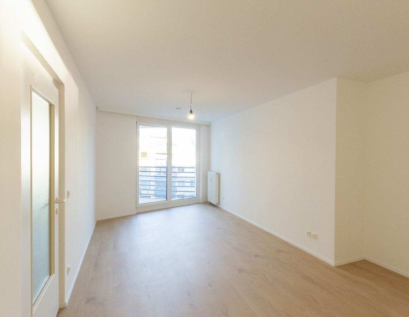 Teilrenovierte 3 Zimmer Wohnung | Großzügige Loggia, hohe Stockwerkslage, smarte Aufteilung