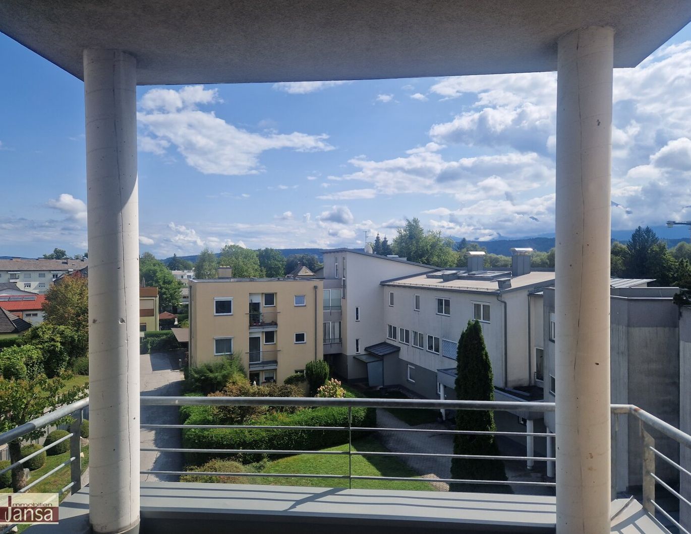 SONNIGE DACHGESCHOSSWOHNUNG MIT DIREKTANBINDUNG ZUM DRAURADWEG