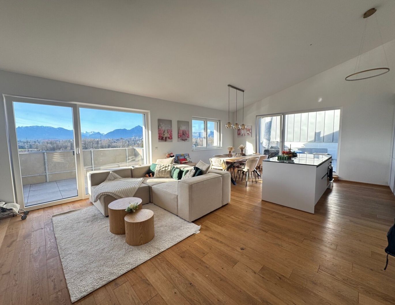 4 Zimmer Dachterrassenwohnung mit 110m2 Wohnfläche | Balkon u. 35m2 Terrasse, Tiefgarage und Stellplatz