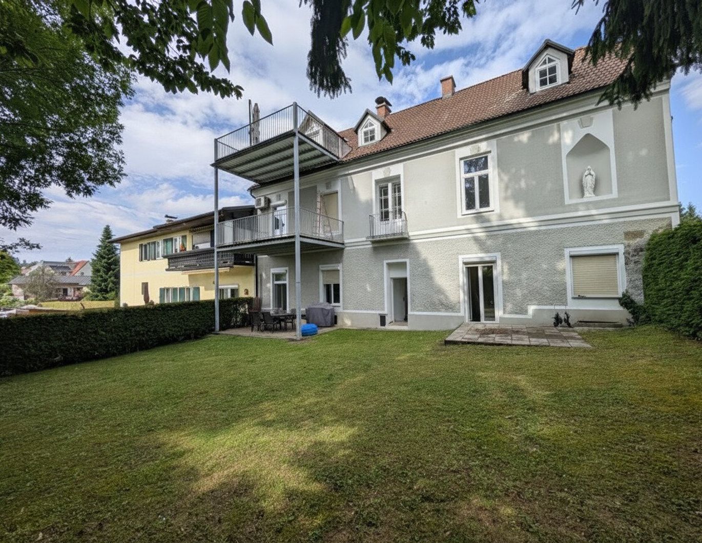 Gartenwohnung mit großem Potenzial in historischen Altbauvilla in Graz-St. Peter!