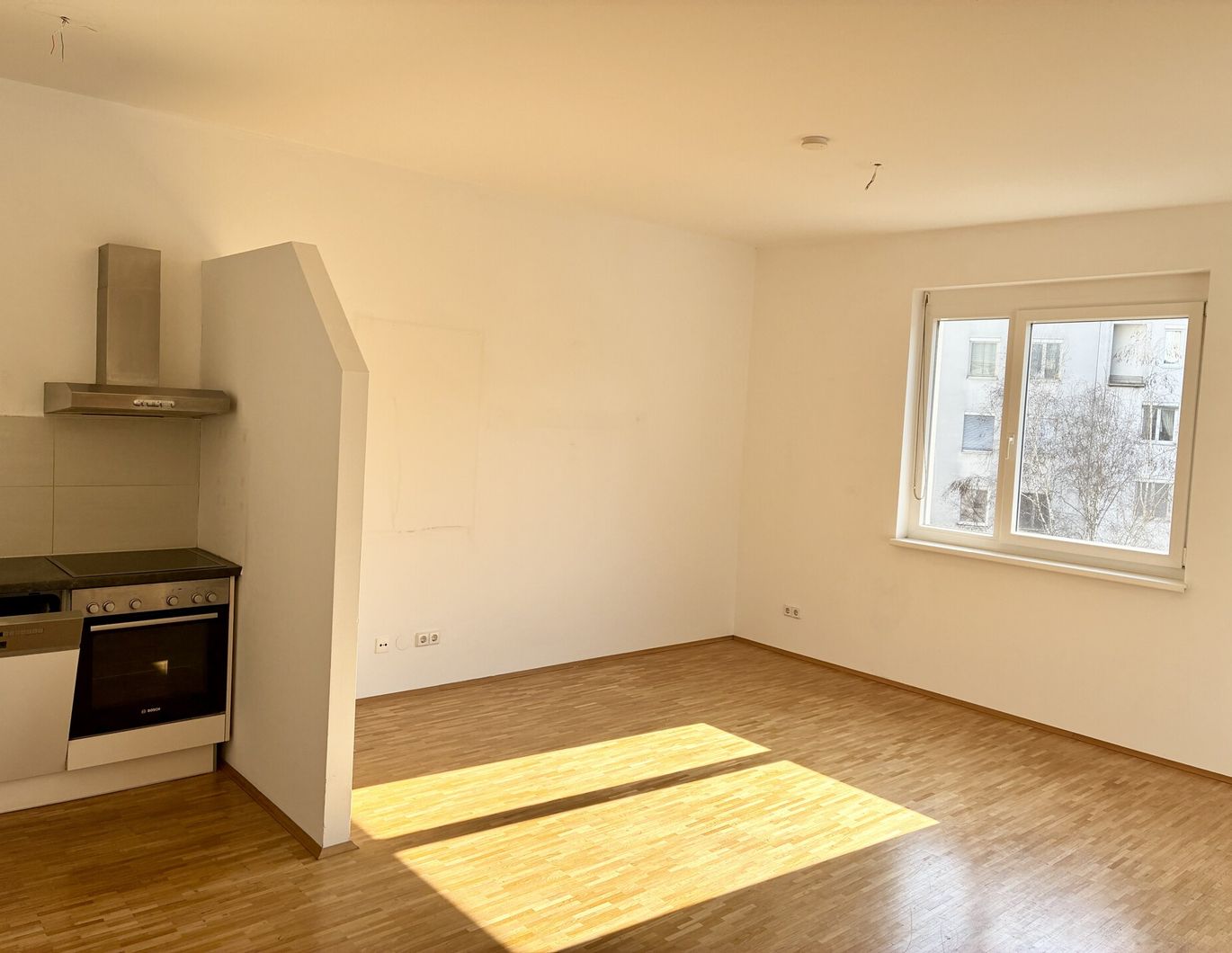 Helle 4-Zimmer-Wohnung mit Balkon in der nähe des Oeverseeparks zu mieten!