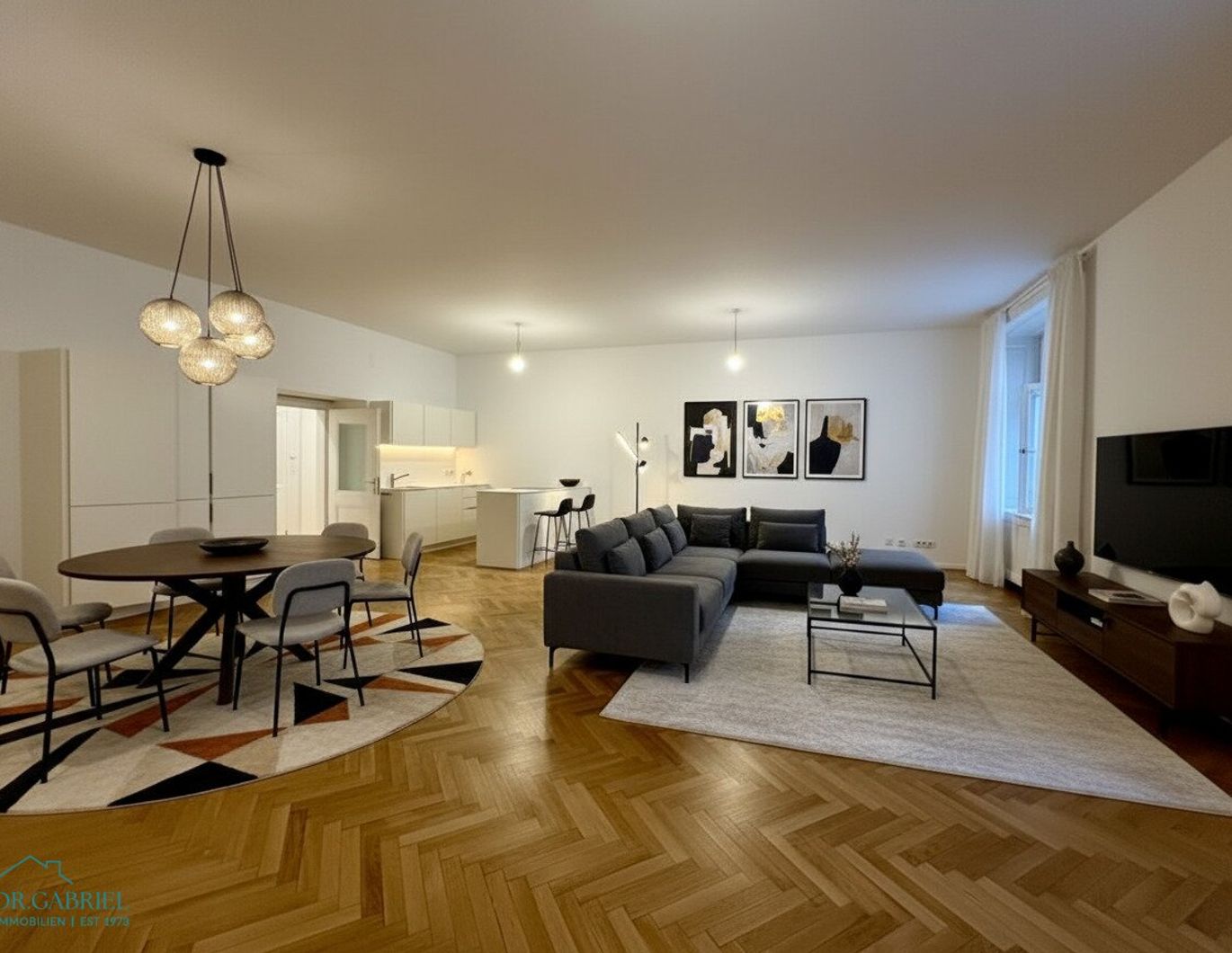 ALTBAUMIETE IN INNENSTADTPALAIS