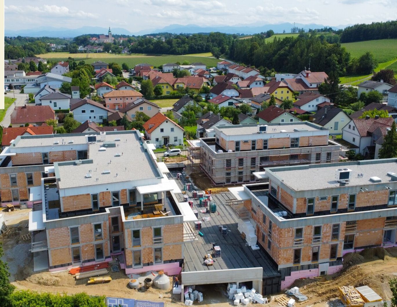 Stilvolle 2-Zimmer-Wohnung mit überdachtem Balkon im 1. OG | Top 10