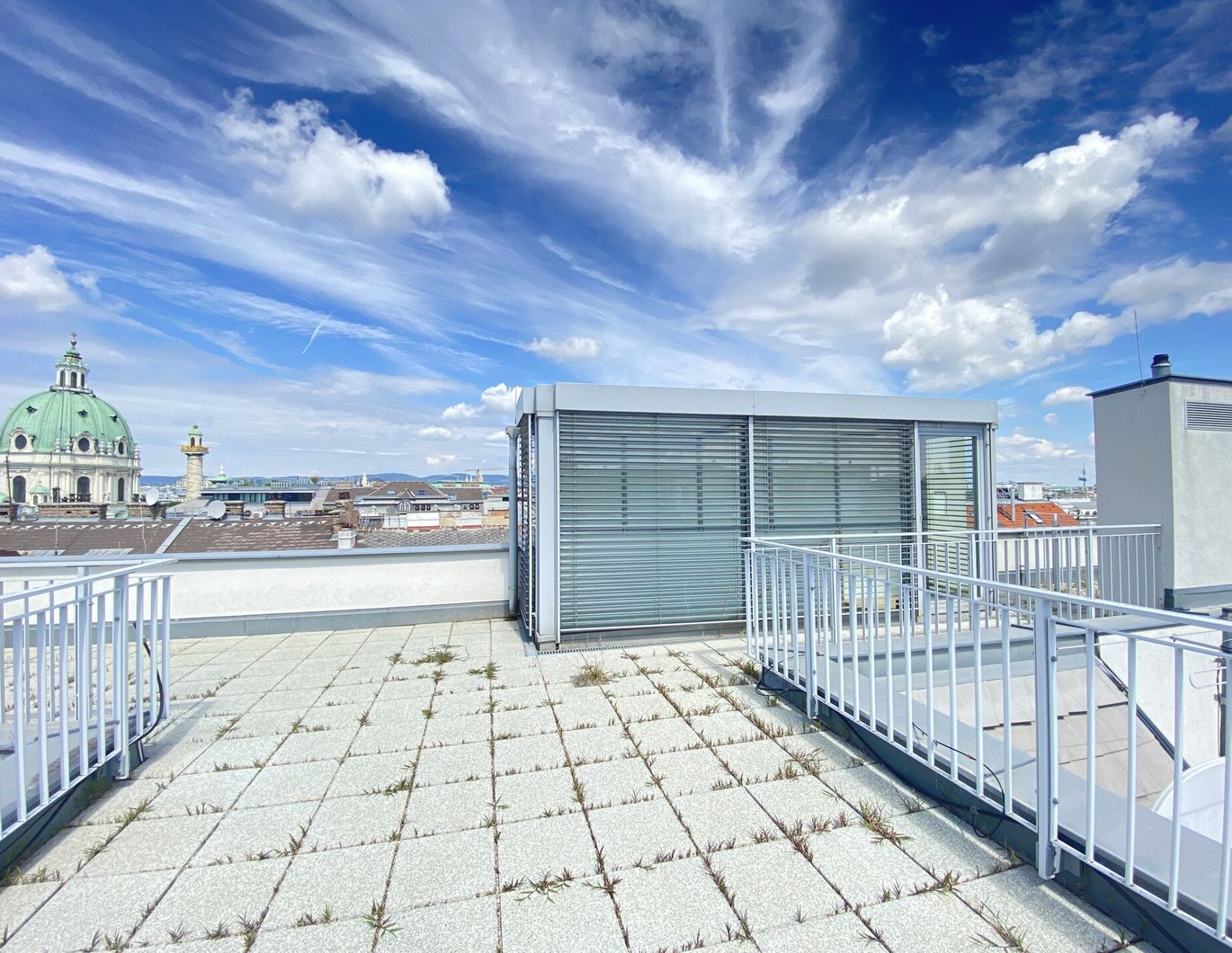 Exklusive Maisonette im Dachgeschoß im herrschaftlichen Palais, mit Terrassen, Blick Richtung Karlskirche - zu kaufen in 1040 Wien