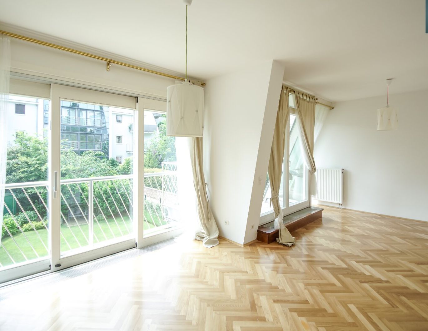 Traumwohnung mit Balkon, Terrasse und Garage in exklusiver Gartenanlage bei der Hohen Warte!