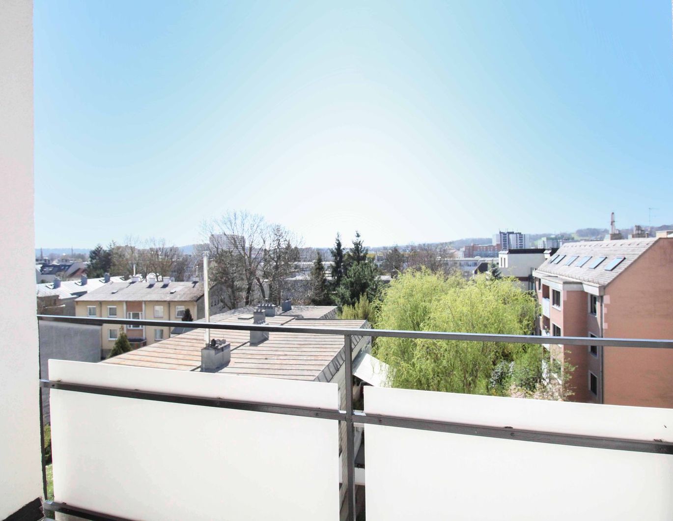 Helle & ruhige 2-Zi.-Wohnung mit Südbalkon !