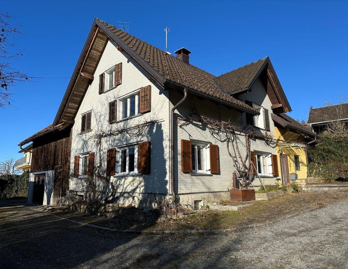 Charmantes Bauernhaus in Hohenems: Ihr Renovierungsprojekt mit Garten und Garage !