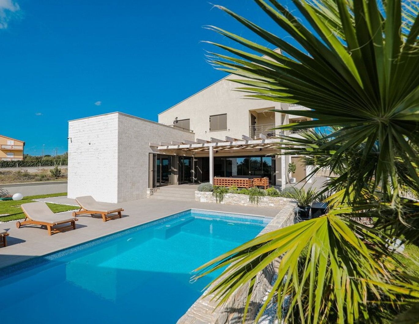 ZADAR Region - Grand Estate mit Doppelpool, Tennisplatz & absoluter Privatsphäre