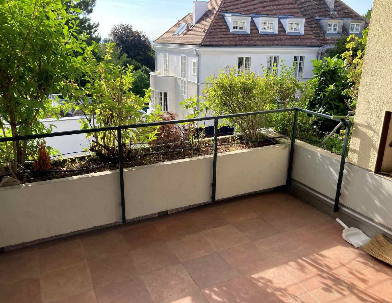 Kaasgrabengasse: Sonnige Neubauwohnung mit Kamin I 2 Balkonen I Garage