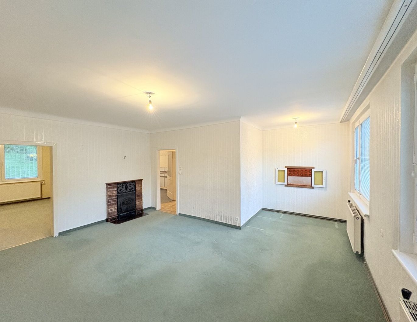 Sanierungsbedürftige 4-Zimmer Wohnung in perfekter Kombination aus Stadt und Land!