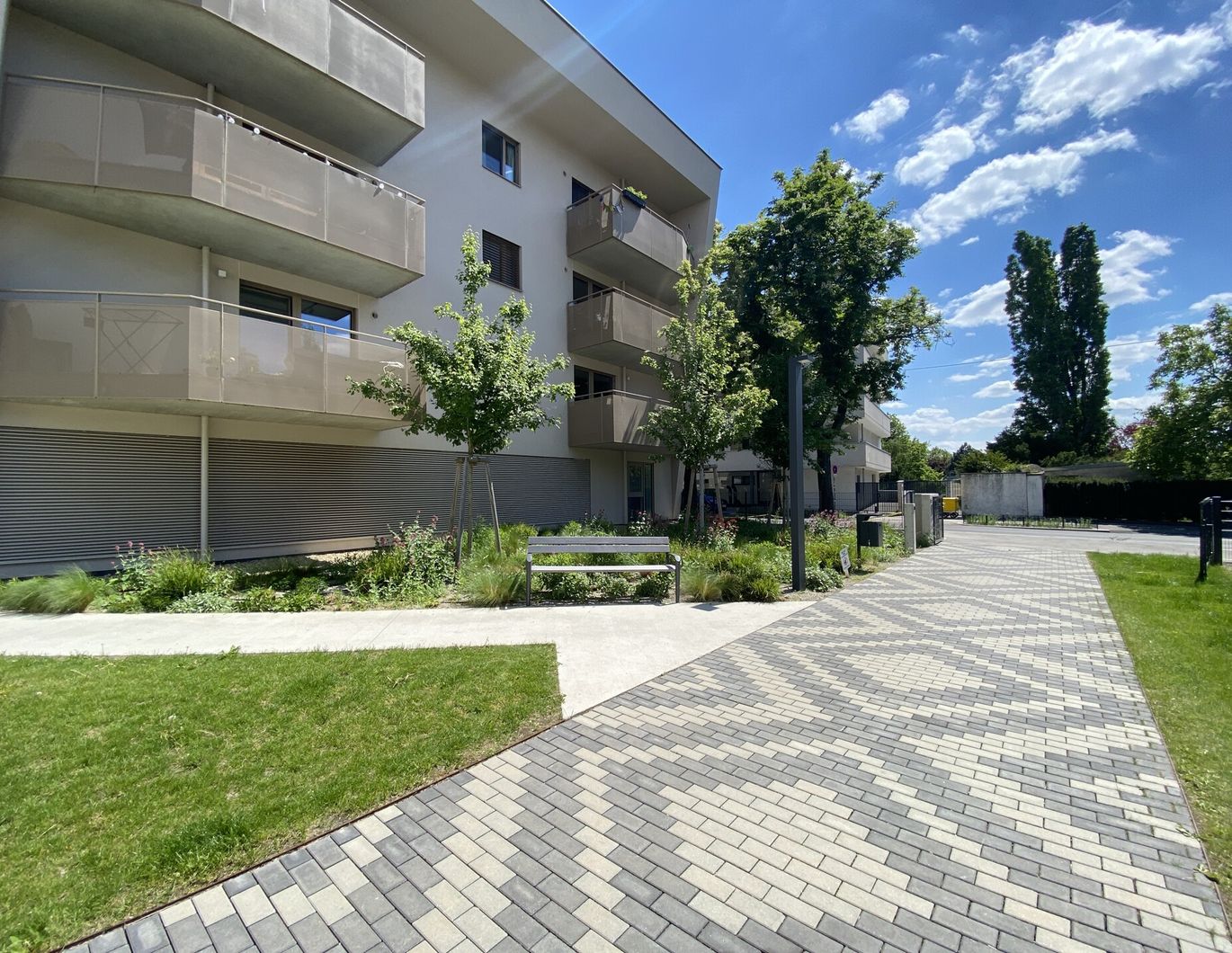 Family Living mit Balkon - Erstbezug mit 3 Zimmern, beste Anbindung - bezugsfertig zu kaufen in 1140 Wien