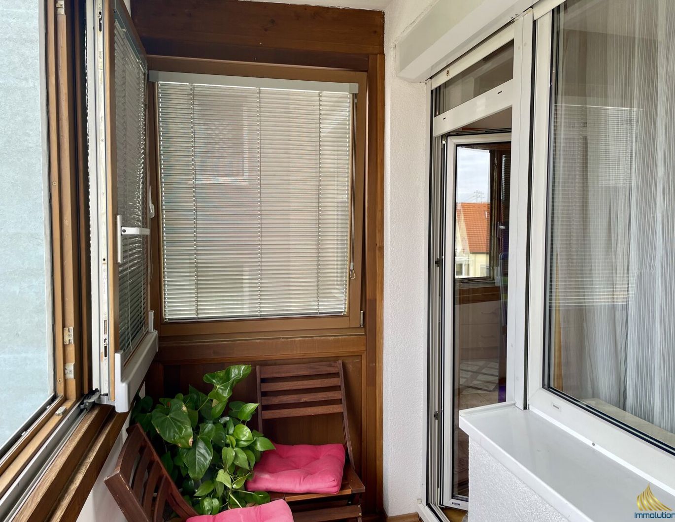 Helle 4-Zimmer-Wohnung mit Balkon/Wintergarten - zwei Gehminuten zur PlusCity