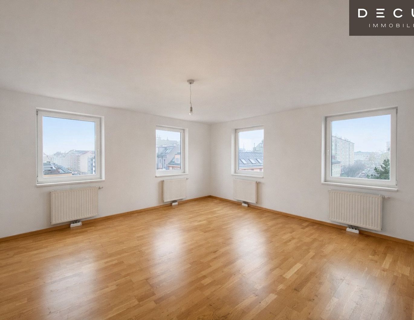 3 ZIMMER | DACHGESCHOSSWOHNUNG | PERFEKT ALS WG | AB SOFORT VERFÜGBAR