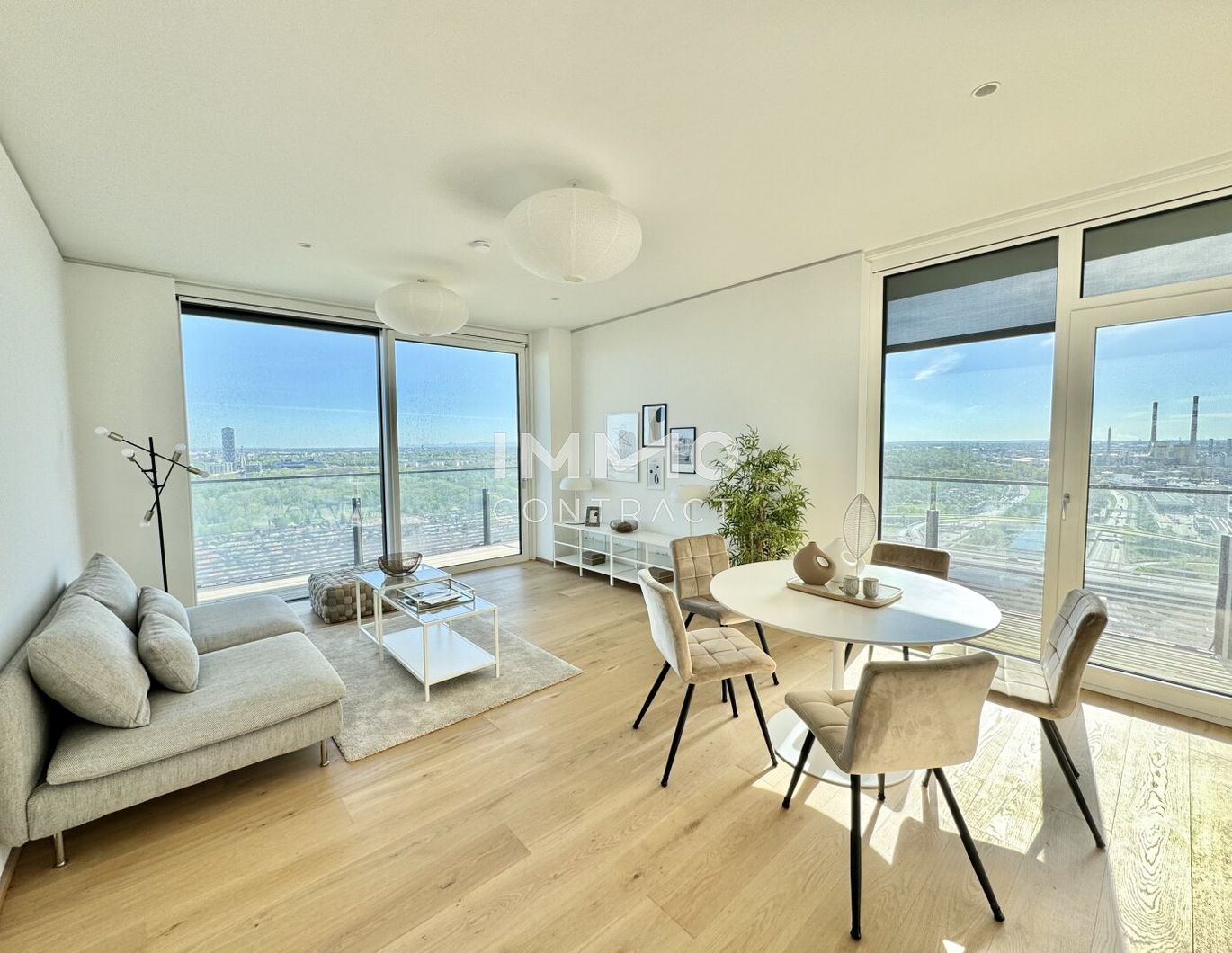 ERSTBEZUG: Wohnkomfort auf höchstem Niveau! Ein Ausblick der Superlative und viele Annehmlichkeiten!