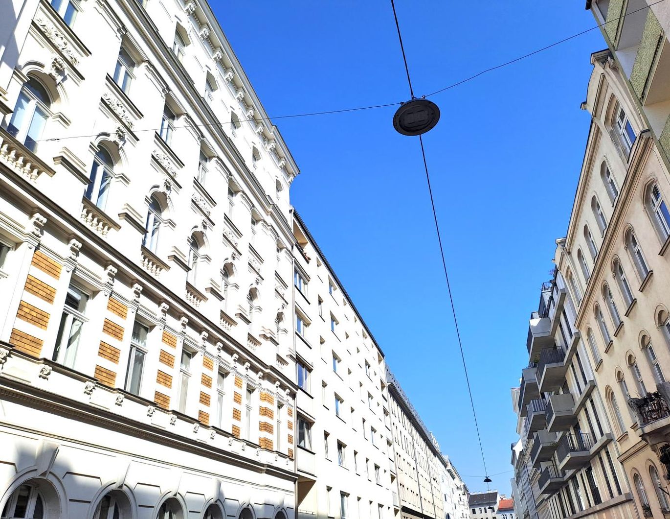 UNBEFRISTET - KOMPLETT MODERNISIERT - MIETE INKL. HEIZUNG UND WARMWASSER